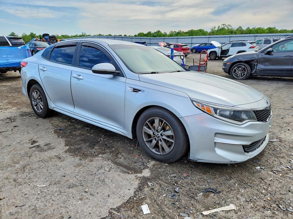Photo 4 from auction – 2016 KIA OPTIMA with VIN 5XXGT4L13GG007454
