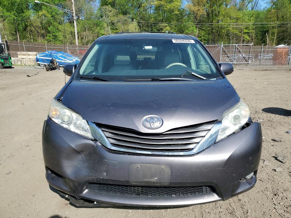 Photo 5 from auction – 2012 TOYOTA SIENNA with VIN 5TDYK3DC6CS257233