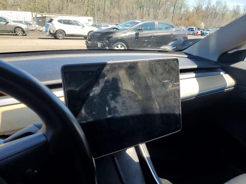 Photo 9 from auction – 2018 TESLA MODEL 3 with VIN 5YJ3E1EA5JF040423