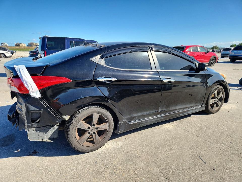 Photo 3 from auction – 2013 HYUNDAI ELANTRA with VIN KMHDH4AE2DU689609