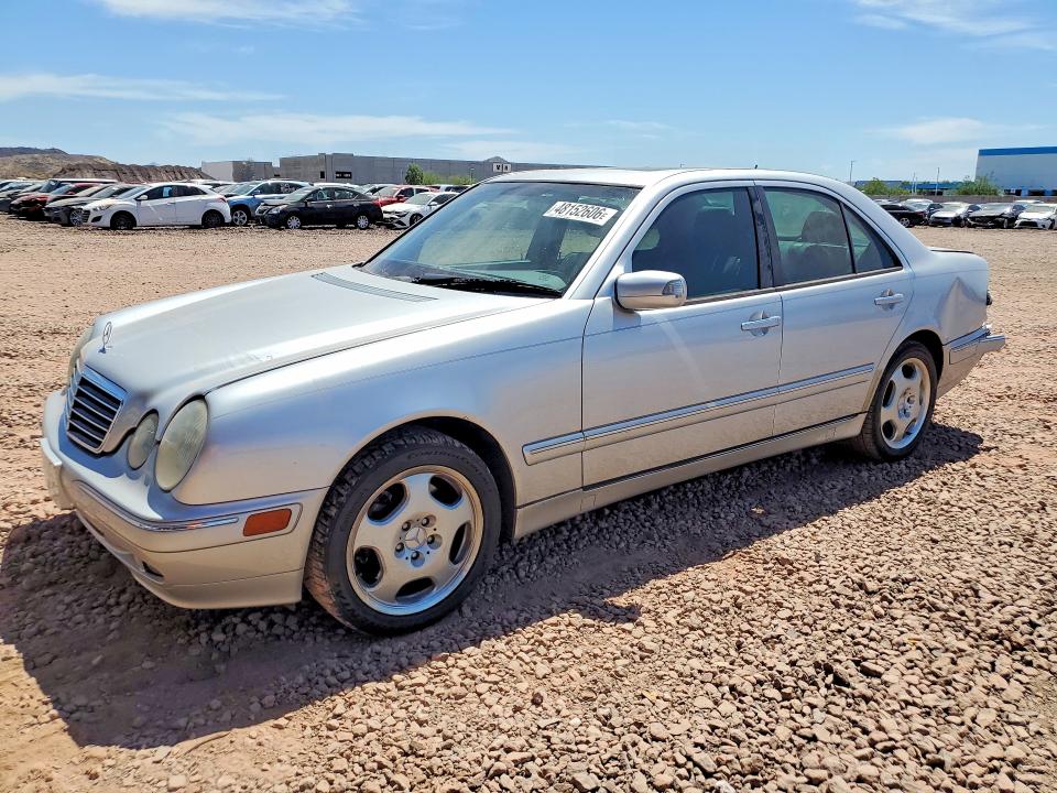 MERCEDES-BENZ E 2001 مع رقم تعريف المركبة WDBJF83J41X051899 - صورة من المزاد