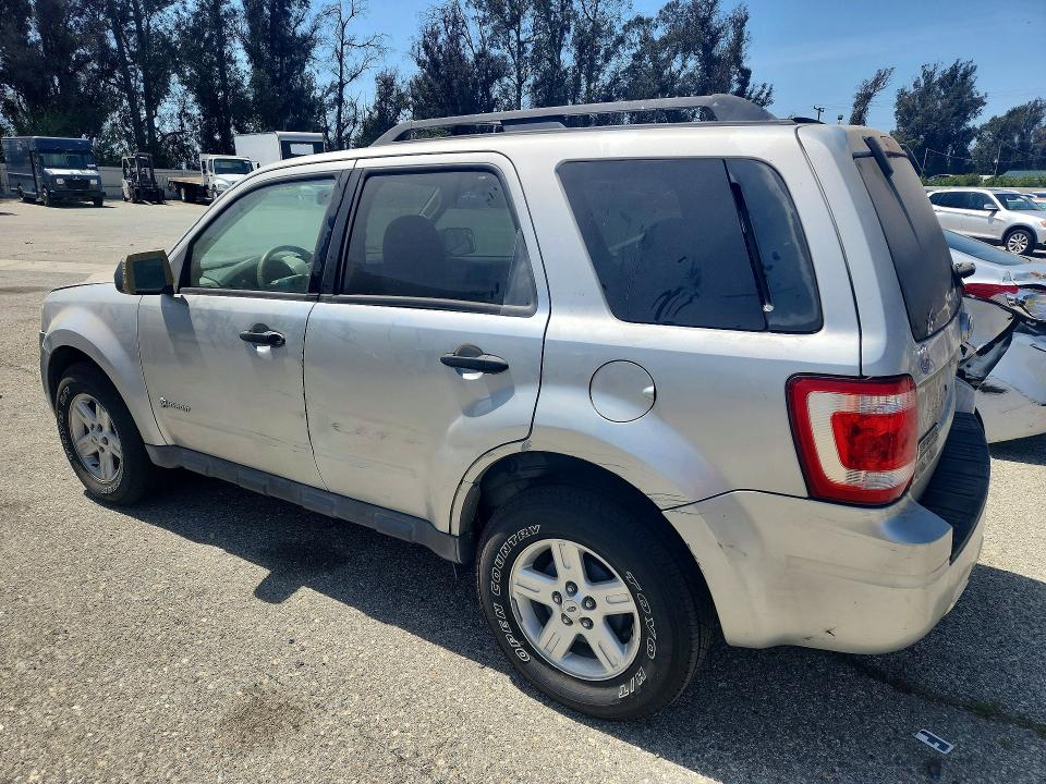 Photo 2 from auction – 2009 FORD ESCAPE with VIN 1FMCU49339KB11466