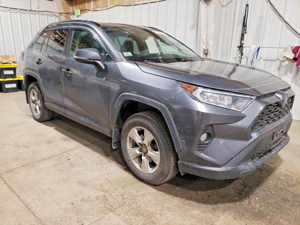 Photo 4 from auction – 2021 TOYOTA RAV4 with VIN 2T3P1RFV4MC201132