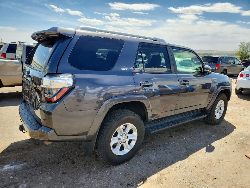 Zdjęcie 3 z aukcji – 2018 TOYOTA 4RUNNER z VIN JTEBU5JR7J5579382
