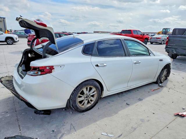 Foto 3 de la subasta – 2016 KIA OPTIMA con VIN KNAGT4L3XG5104329