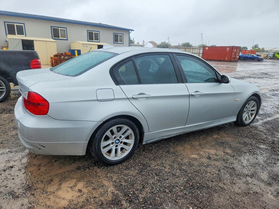 Foto 3 de la subasta – 2007 BMW 328 con VIN WBAVA33577KX75144