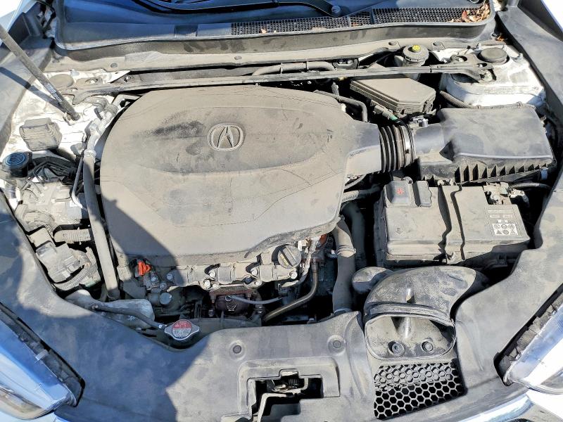 Photo 11 from auction – 2018 ACURA TLX with VIN 19UUB3F52JA003026