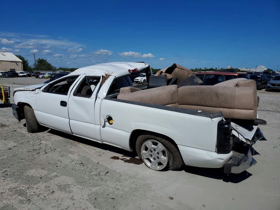 Photo 2 from auction – 2005 CHEVROLET SILVERADO with VIN 1GCEC19X05Z302331