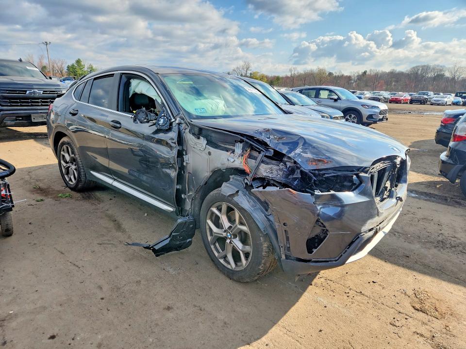 Photo 4 from auction – 2022 BMW X4 with VIN 5UX33DT0XN9M46763