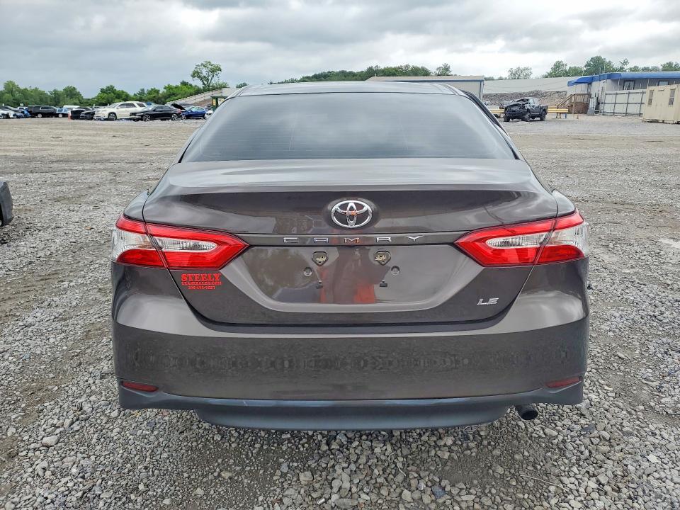 Photo 6 from auction – 2018 TOYOTA CAMRY with VIN 4T1B11HKXJU650798