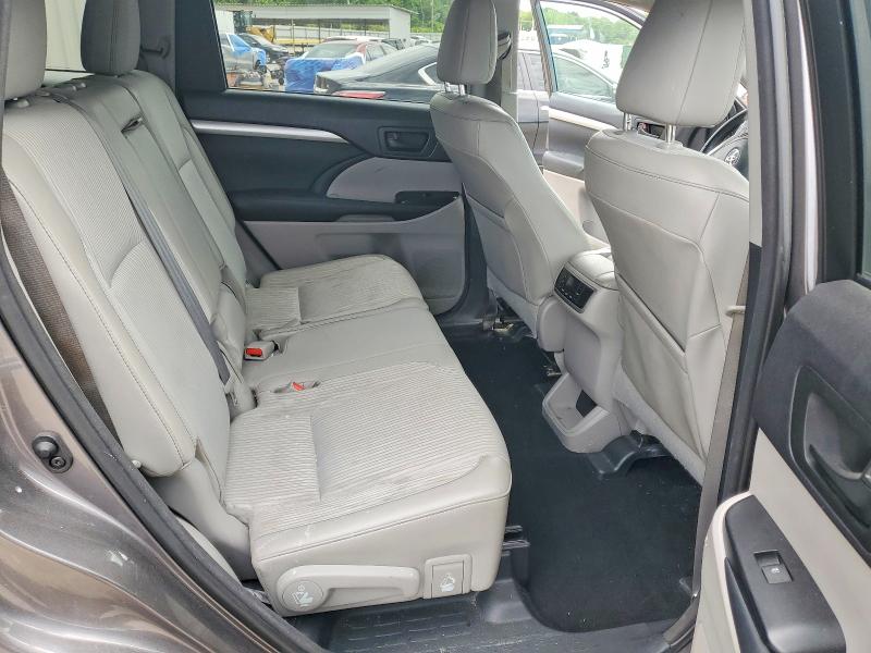 Photo 11 from auction – 2014 TOYOTA HIGHLANDER with VIN 5TDZKRFH7ES033827