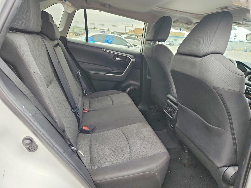 Photo 11 from auction – 2021 TOYOTA RAV4 with VIN 2T3W1RFVXMC149422