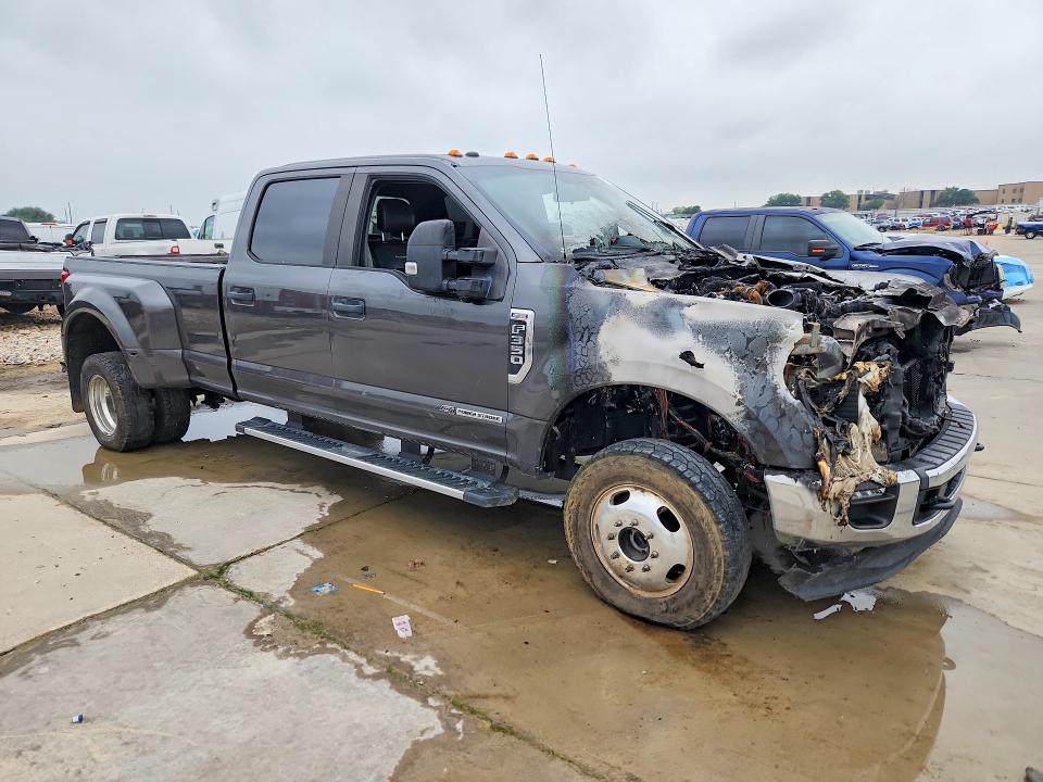 صورة رقم 4 من المزاد - 2018 FORD F350 مع VIN 1FT8W3DTXJEC89965