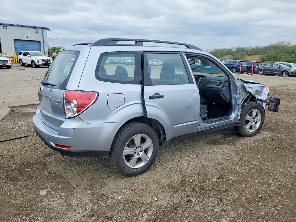 Photo 3 from auction – 2013 SUBARU FORESTER with VIN JF2SHABC2DH425419