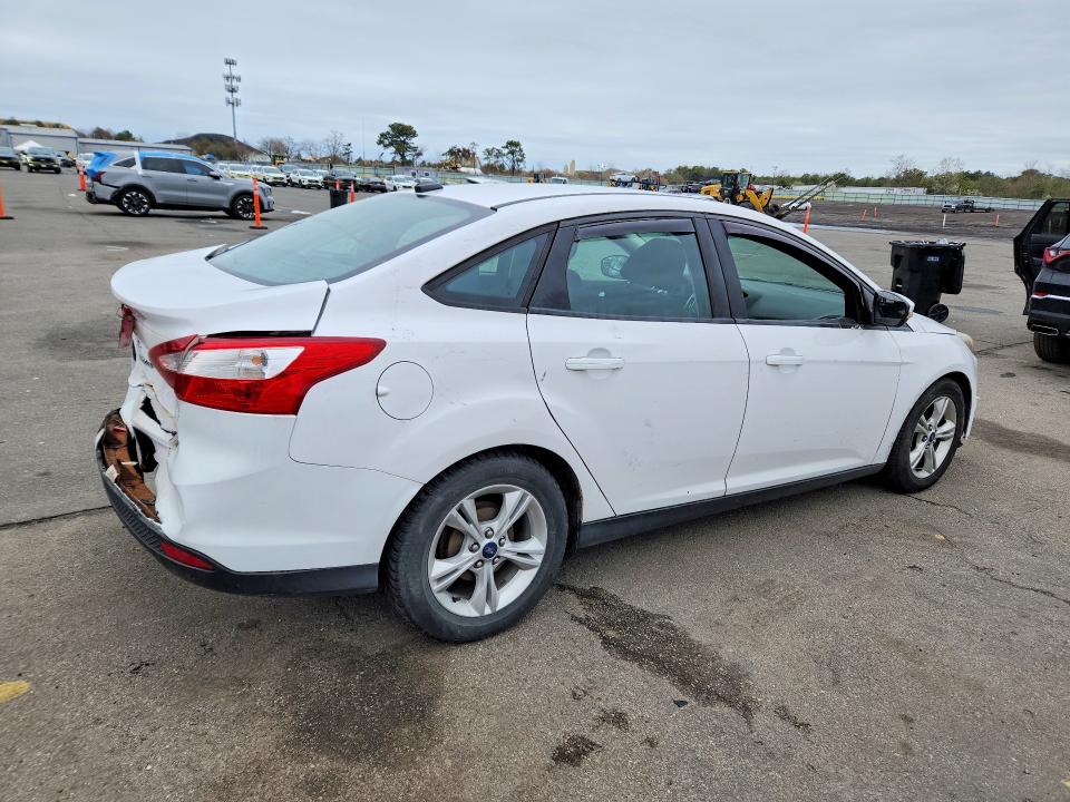 Photo 3 from auction – 2014 FORD FOCUS with VIN 1FADP3F29EL281413
