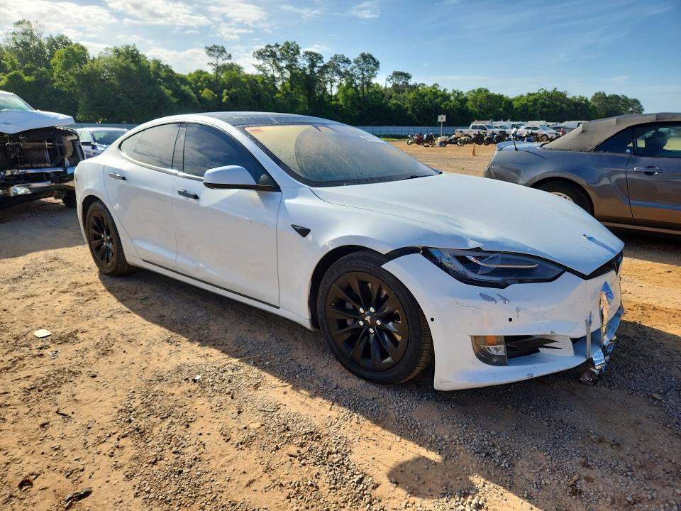 Photo 4 from auction – 2017 TESLA MODEL S with VIN 5YJSA1E24HF183938