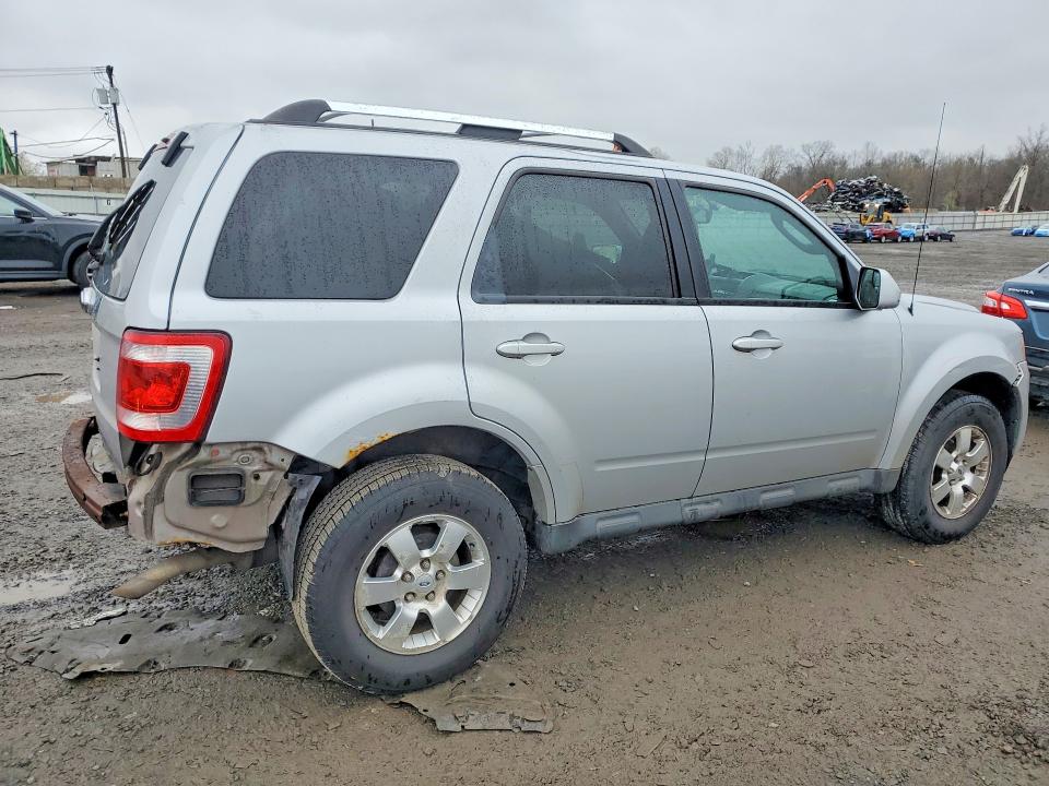 Photo 3 from auction – 2011 FORD ESCAPE with VIN 1FMCU0E70BKB17717