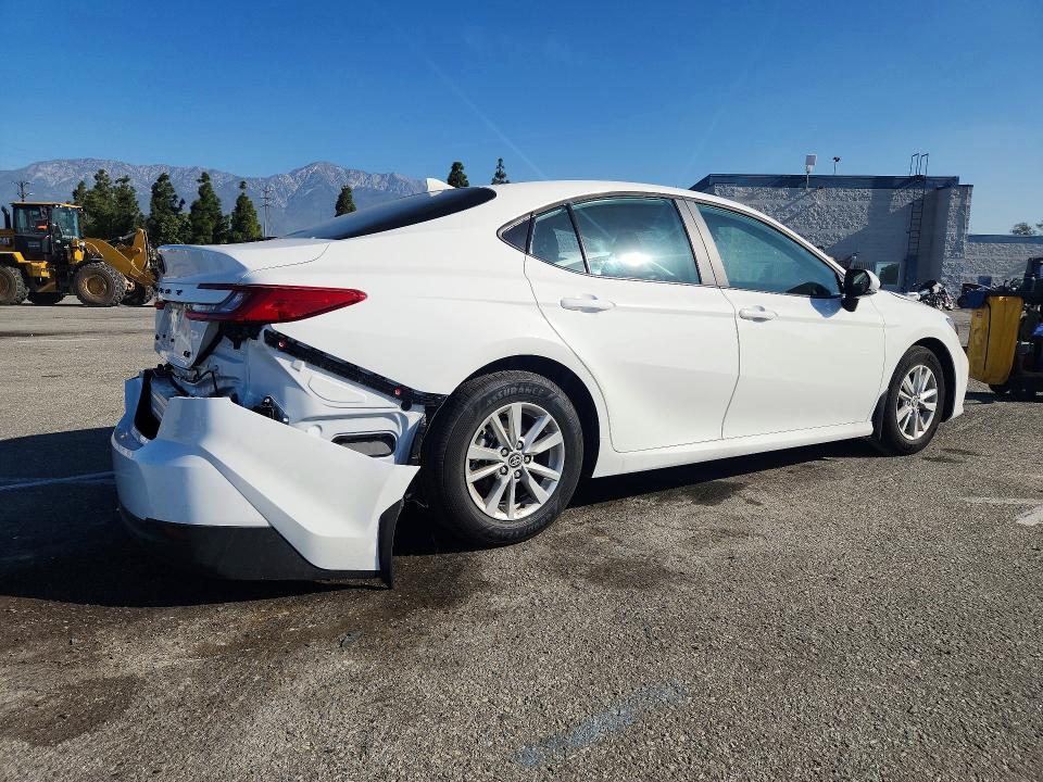 Photo 3 from auction – 2026 TOYOTA CAMRY with VIN 4T1DAACK2TU224736