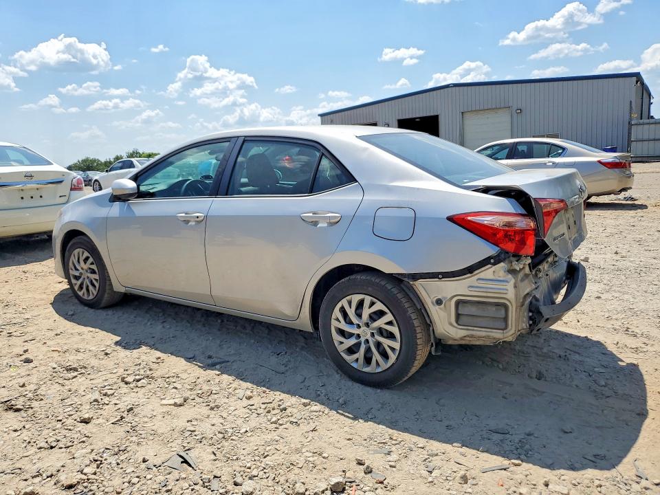 Photo 2 from auction – 2018 TOYOTA COROLLA with VIN 5YFBURHE3JP827922
