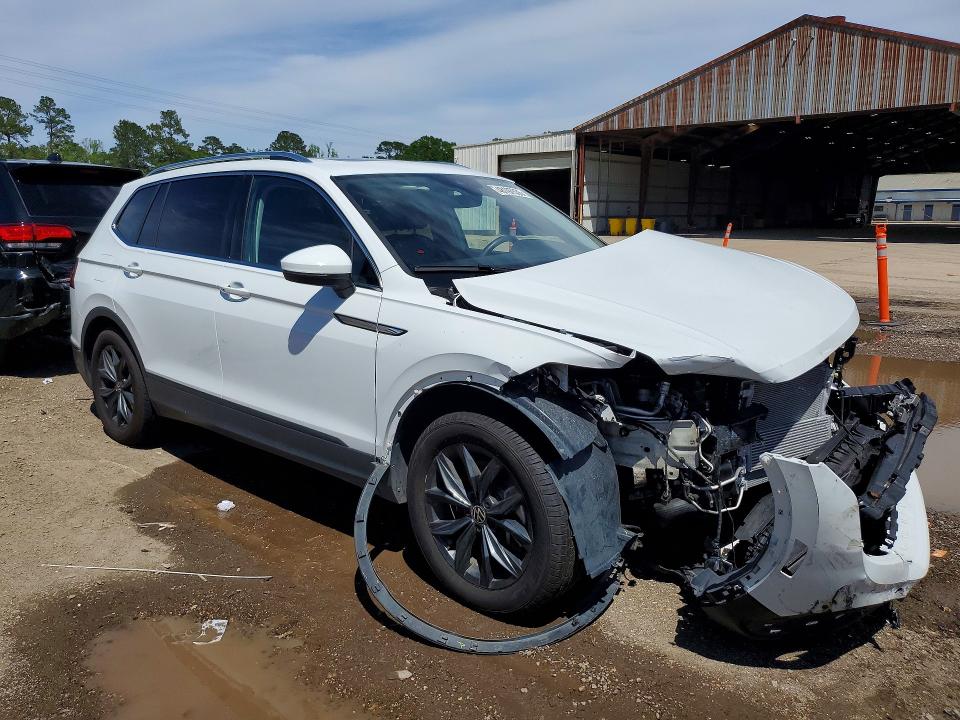 Photo 4 from auction – 2024 VOLKSWAGEN TIGUAN with VIN 3VVNB7AX3RM195091