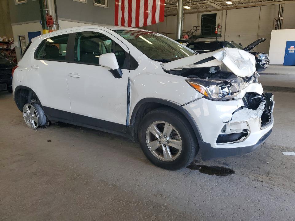 Zdjęcie 4 z aukcji – 2018 CHEVROLET TRAX z VIN KL7CJNSB9JB624162
