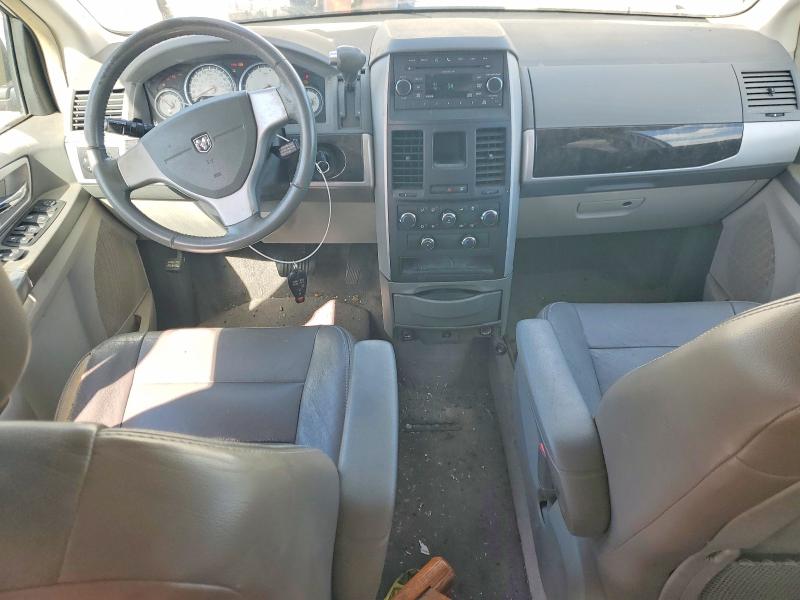 Photo 8 from auction – 2010 DODGE GRAND CARAVAN with VIN 2D4RN5D15AR297687