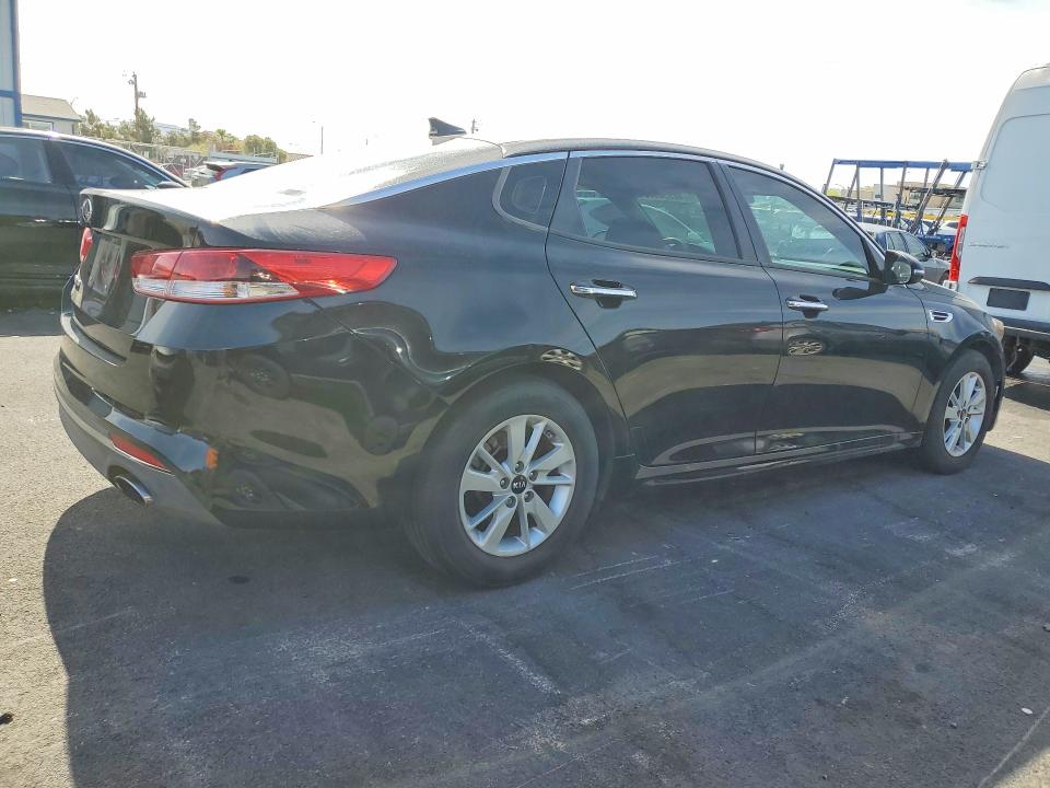 Photo 3 from auction – 2016 KIA OPTIMA with VIN 5XXGT4L35GG024273