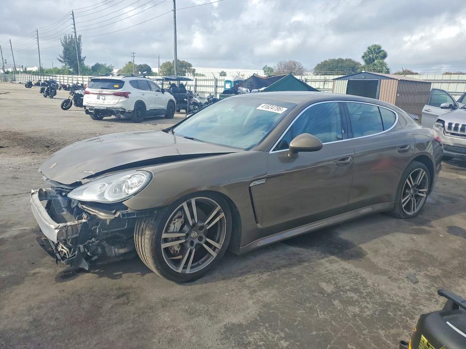 2011 PORSCHE PANAMERA - Търг №41624796