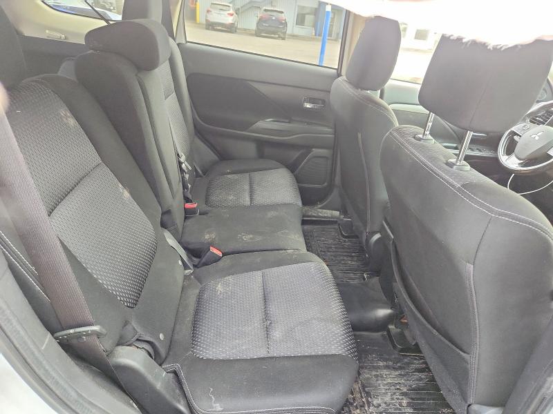 Photo 10 from auction – 2018 MITSUBISHI OUTLANDER with VIN JA4JZ3AX1JZ604039