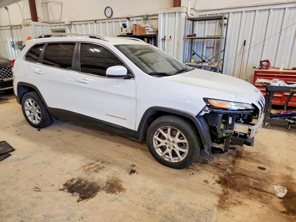 Photo 4 from auction – 2017 JEEP CHEROKEE with VIN 1C4PJLCB0HW586234