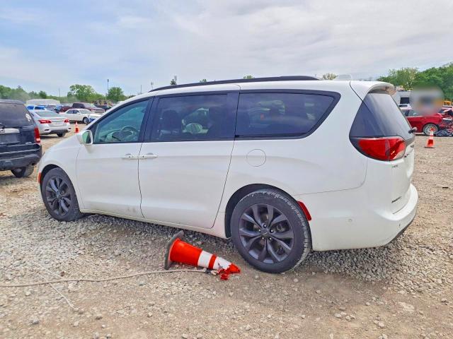 Photo 2 from auction – 2018 CHRYSLER PACIFICA with VIN 2C4RC1EG8JR351997