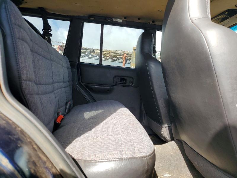 Photo 11 from auction – 2001 JEEP CHEROKEE with VIN 1J4FF48S21L610434