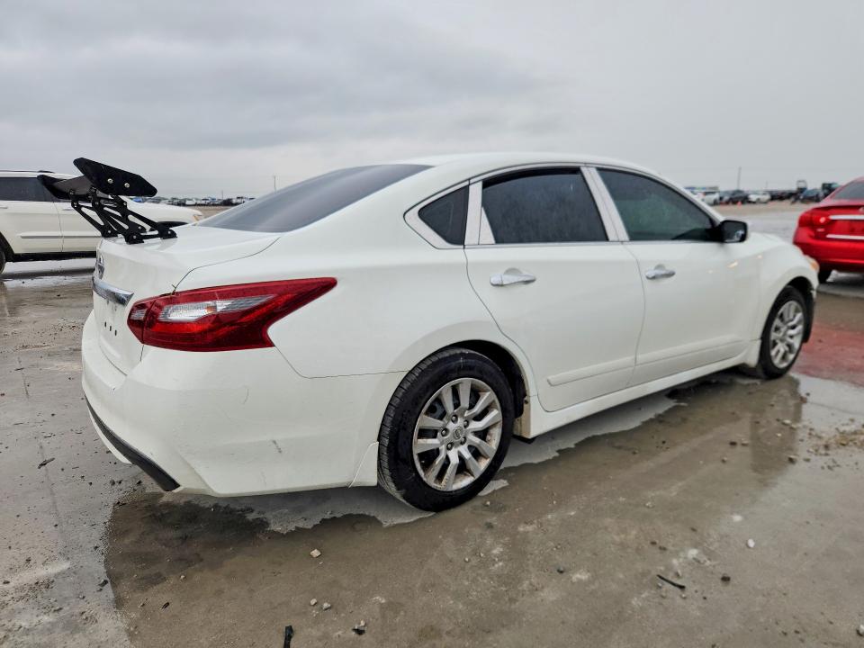 Photo 3 from auction – 2018 NISSAN ALTIMA with VIN 1N4AL3AP8JC229895