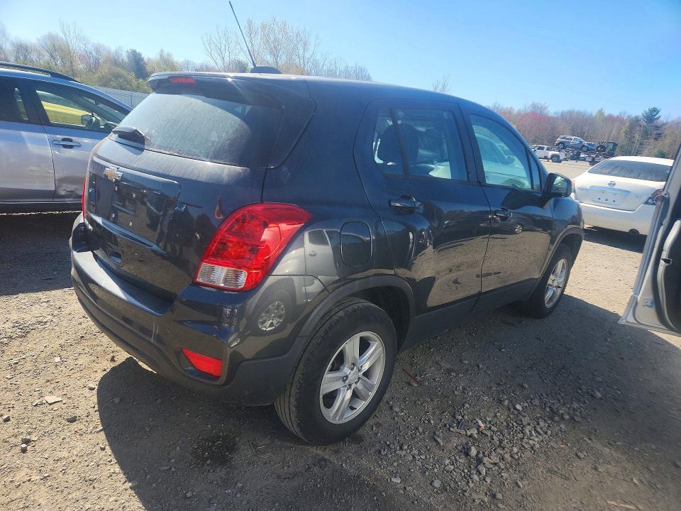 Photo 3 from auction – 2020 CHEVROLET TRAX with VIN 3GNCJNSB3LL273101