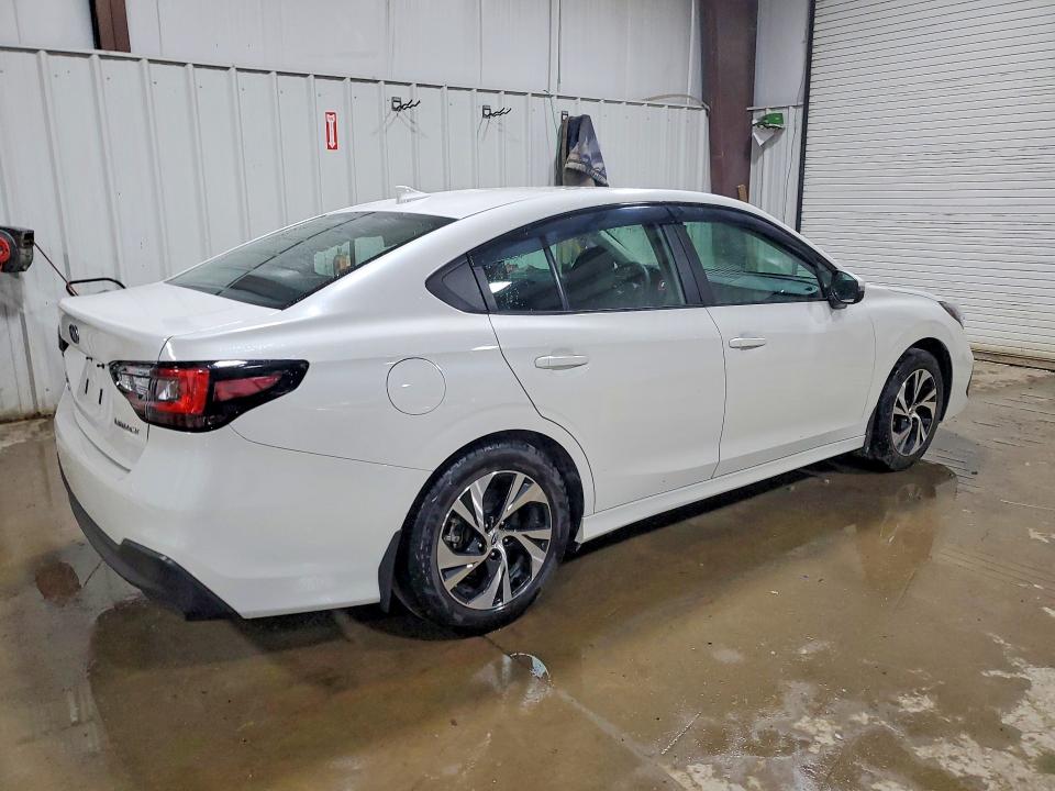 Photo 3 from auction – 2025 SUBARU LEGACY with VIN 4S3BWAD66S3015048
