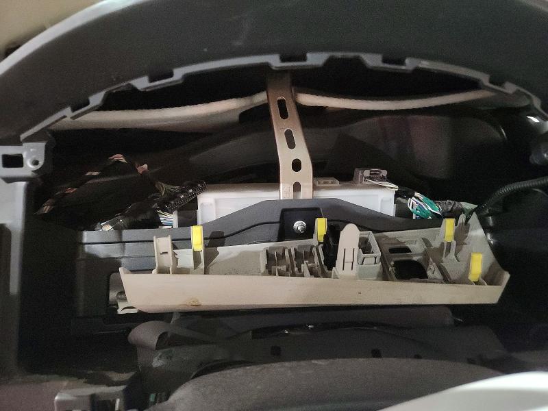 Zdjęcie 9 z aukcji – 2011 TOYOTA SIENNA z VIN 5TDKK3DC4BS022530