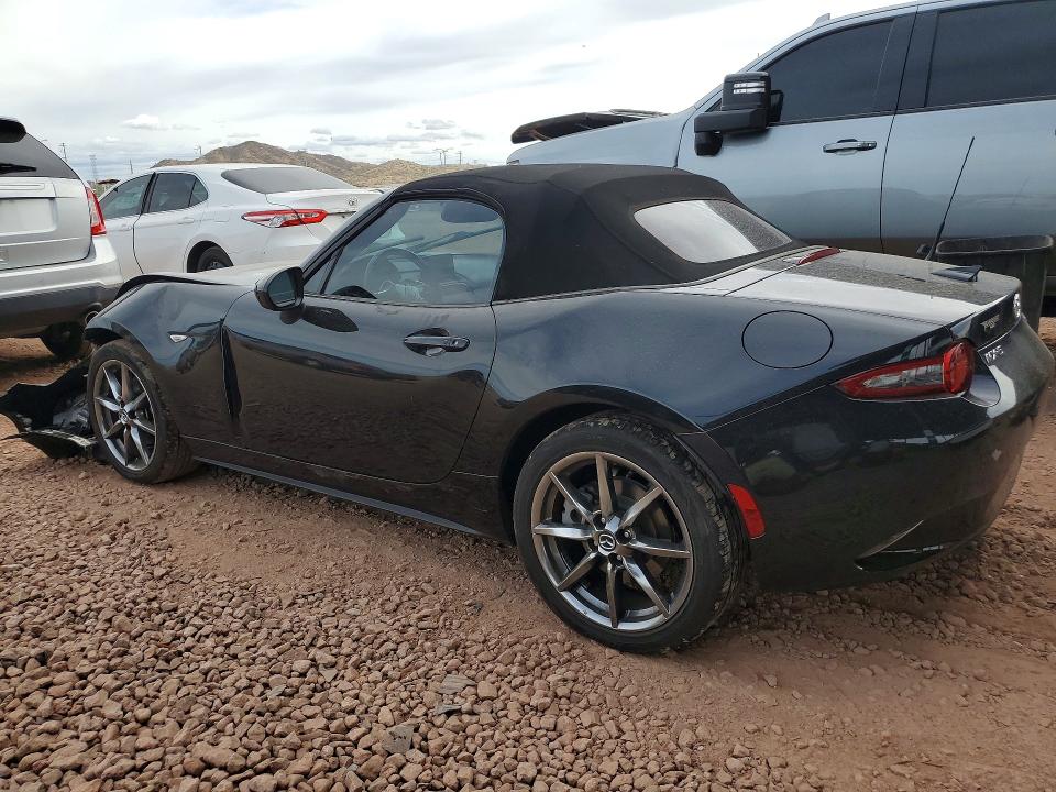 Photo 2 from auction – 2020 MAZDA MX-5 MIATA with VIN JM1NDAD79L0417015