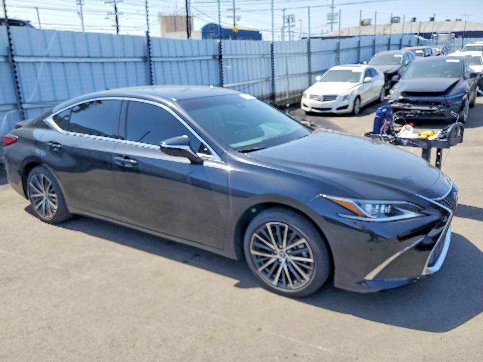 Photo 4 from auction – 2025 LEXUS ES 300H with VIN 58ADA1C14SU058914