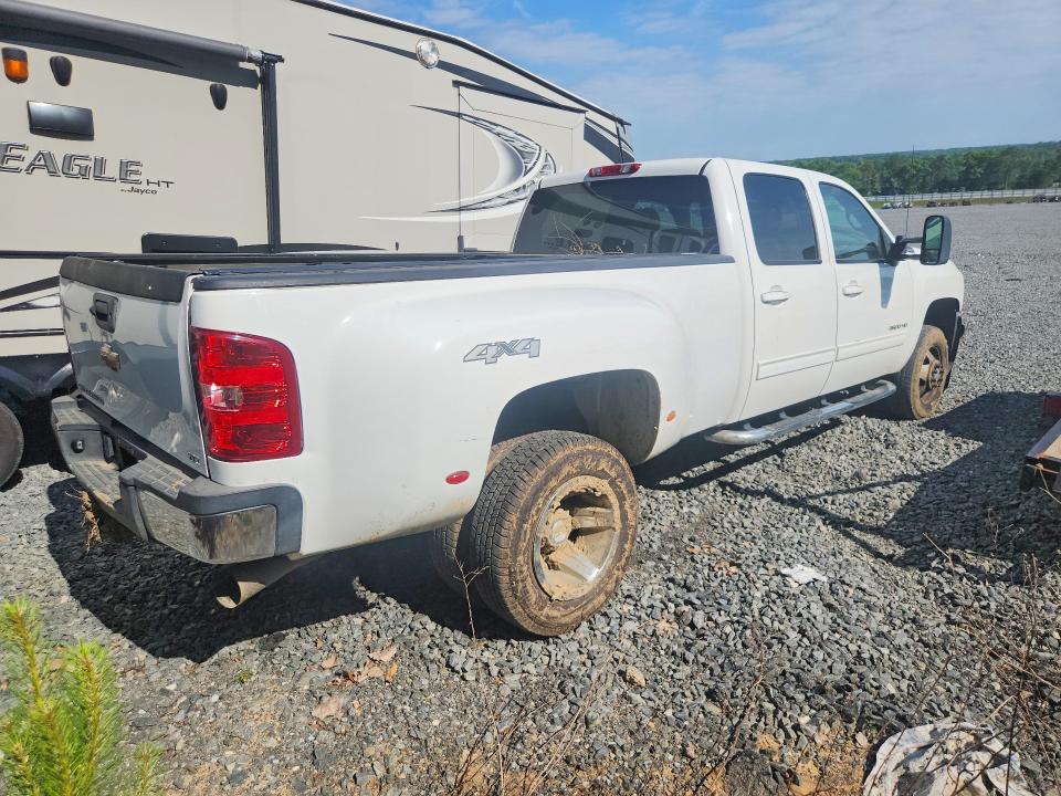 Photo 3 from auction – 2010 CHEVROLET SILVERADO with VIN 1GC7K1B6XAF103893