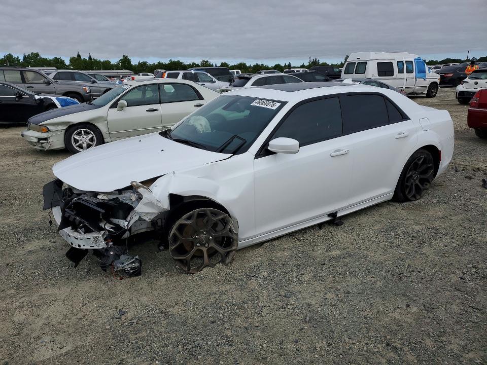 CHRYSLER 300 2016 with VIN 2C3CCABG8GH269247 - Photo from auction