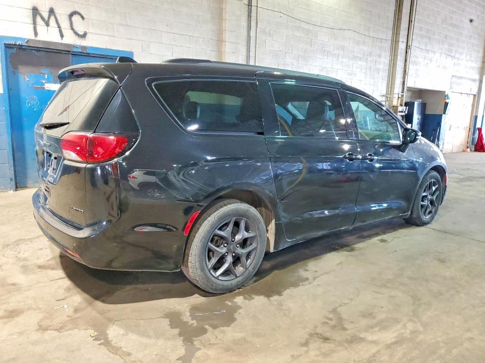 Photo 3 from auction – 2020 CHRYSLER PACIFICA with VIN 2C4RC1GG3LR290414