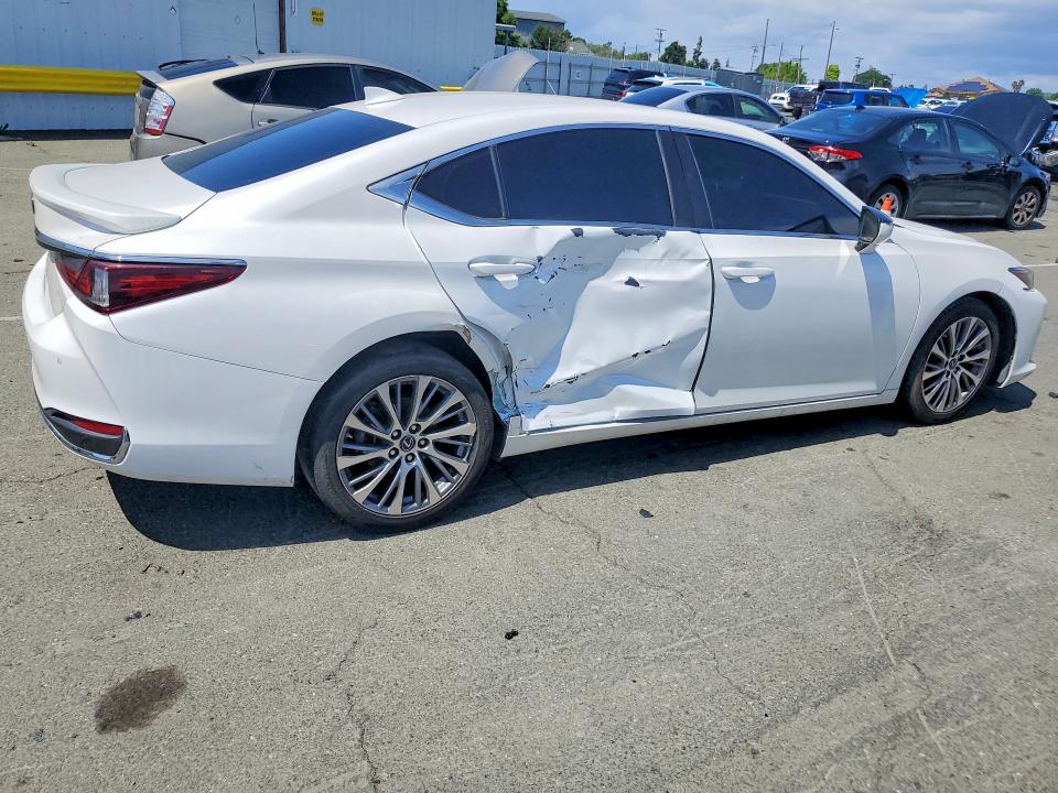 Photo 3 from auction – 2021 LEXUS ES with VIN 58ADA1C1XMU003886