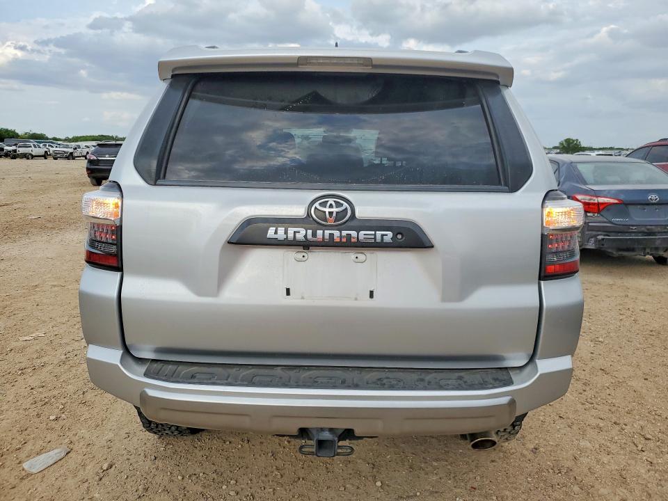 Photo 6 from auction – 2018 TOYOTA 4RUNNER with VIN JTEBU5JR0J5548085