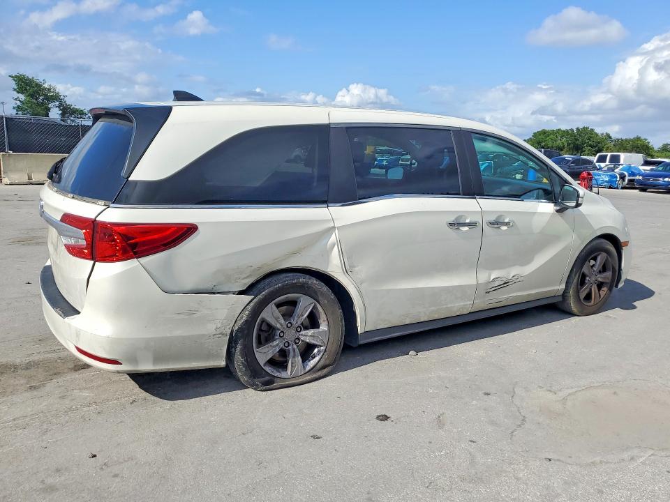 Zdjęcie 3 z aukcji – 2018 HONDA ODYSSEY z VIN 5FNRL6H78JB011074