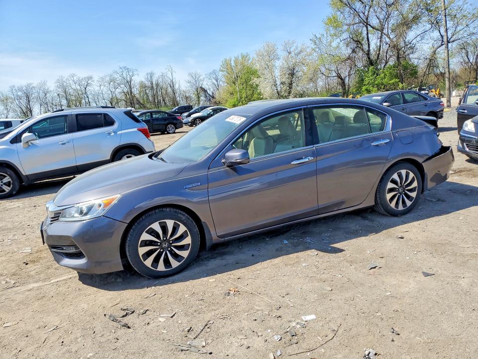 HONDA ACCORD 2017 with VIN JHMCR6F56HC017631 - Photo from auction