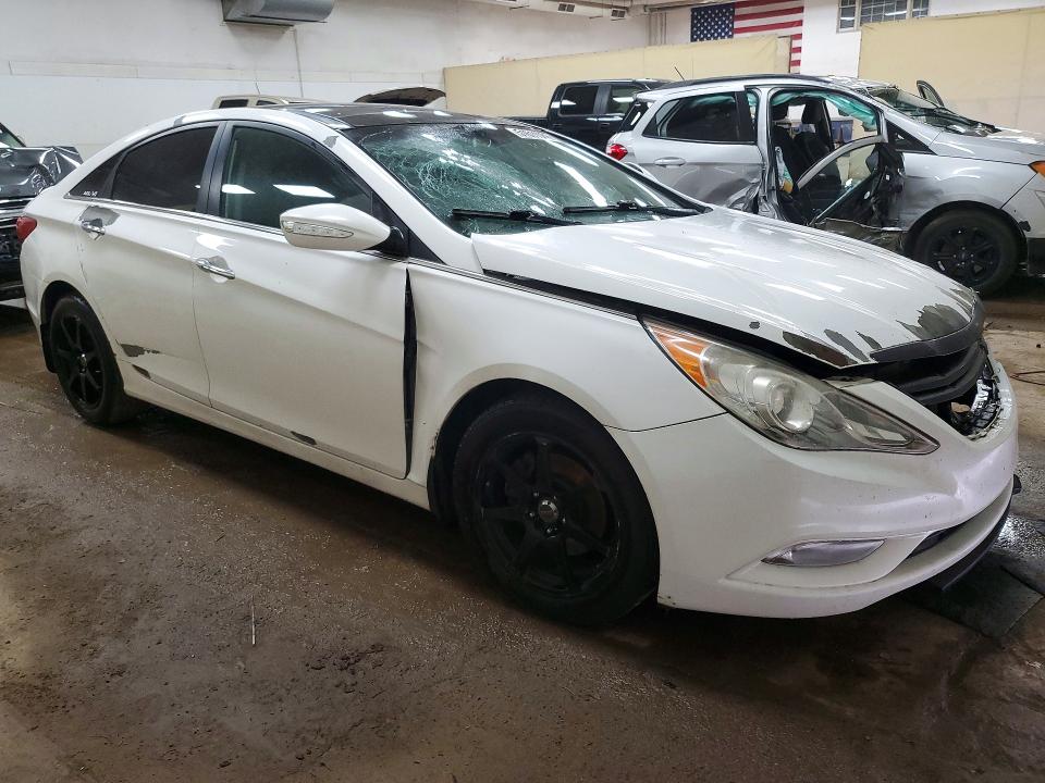 Photo 4 from auction – 2012 HYUNDAI SONATA with VIN 5NPEC4AB4CH351506
