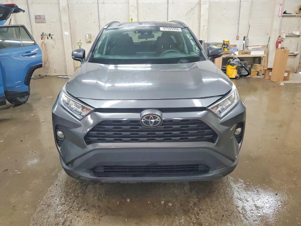 Photo 5 from auction – 2021 TOYOTA RAV4 with VIN 2T3W1RFVXMW117536