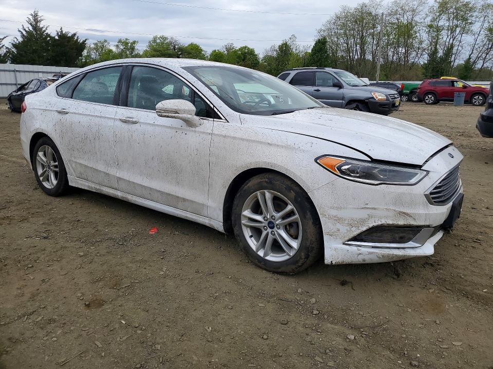 Photo 4 from auction – 2018 FORD FUSION with VIN 3FA6P0LU6JR118744