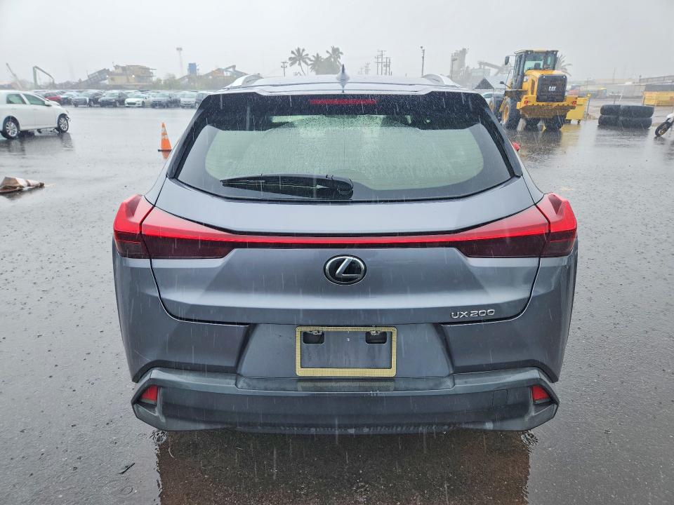 Photo 6 from auction – 2019 LEXUS UX 200 with VIN JTHY3JBH5K2017711