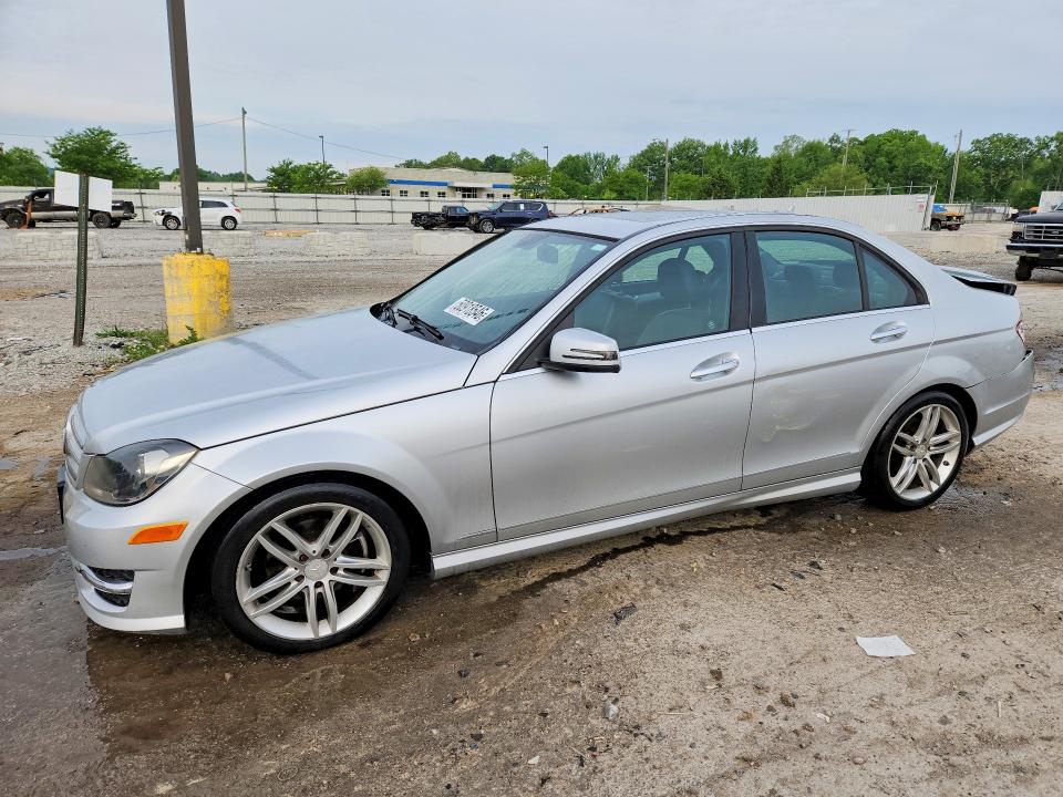MERCEDES-BENZ C 2013 с VIN WDDGF4HB1DA786620 - Снимка от търг